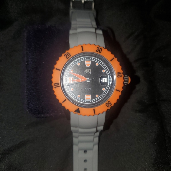 40 nine watch - Picture 1 of 2